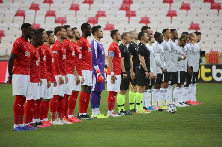 Süper Lig: Sivasspor: 0 - Beşiktaş: 0 (Maç devam ediyor)