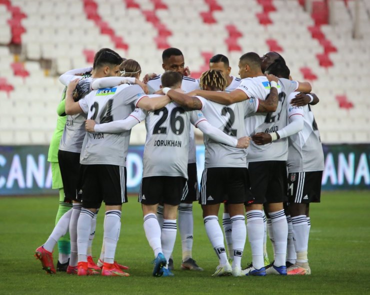 Süper Lig: Sivasspor: 0 - Beşiktaş: 0 (Maç devam ediyor)