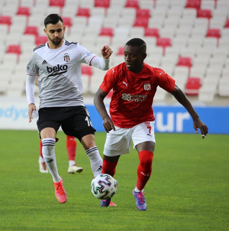 Süper Lig: Sivasspor: 0 - Beşiktaş: 0 (Maç devam ediyor)