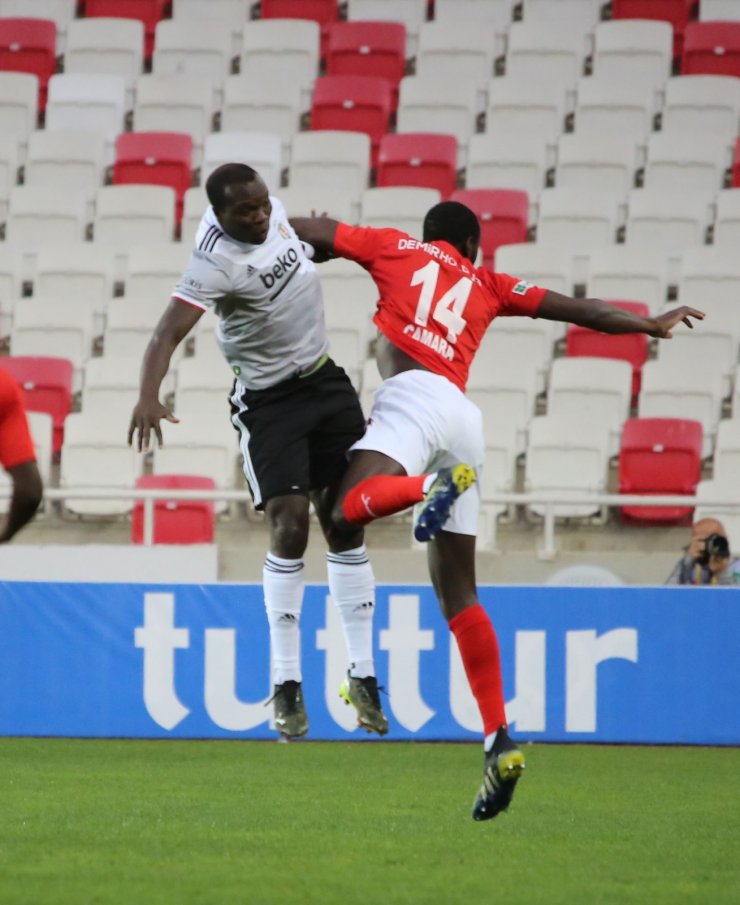 Süper Lig: Sivasspor: 0 - Beşiktaş: 0 (Maç devam ediyor)