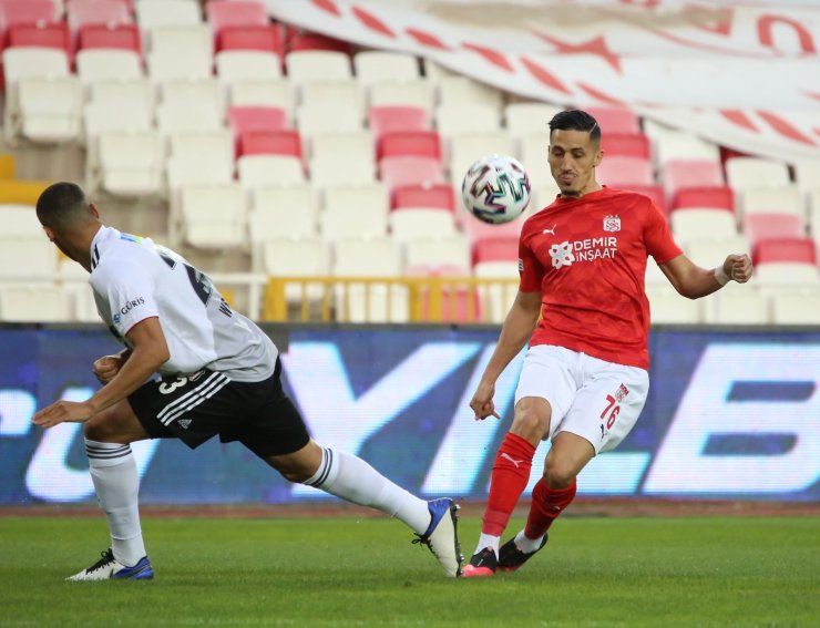 Süper Lig: Sivasspor: 0 - Beşiktaş: 0 (Maç devam ediyor)