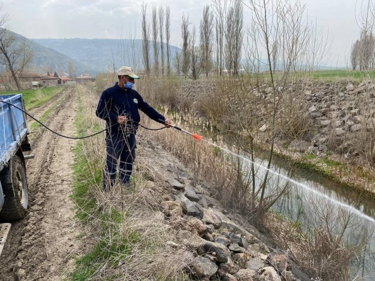 İnönü Belediyesi larva ilaçlama çalışmalarını sürdürüyor