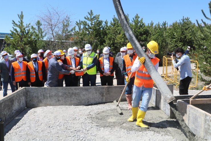 Türkiye’nin en büyük eldiven fabrikasının temeli Sivas’ta atıldı