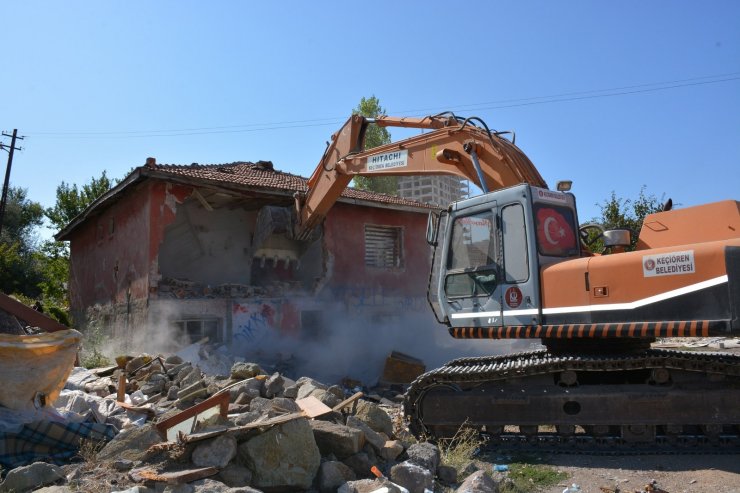 Keçiören’de ‘2 yılda 2 bin 300 metruk yapı’ yıkıldı