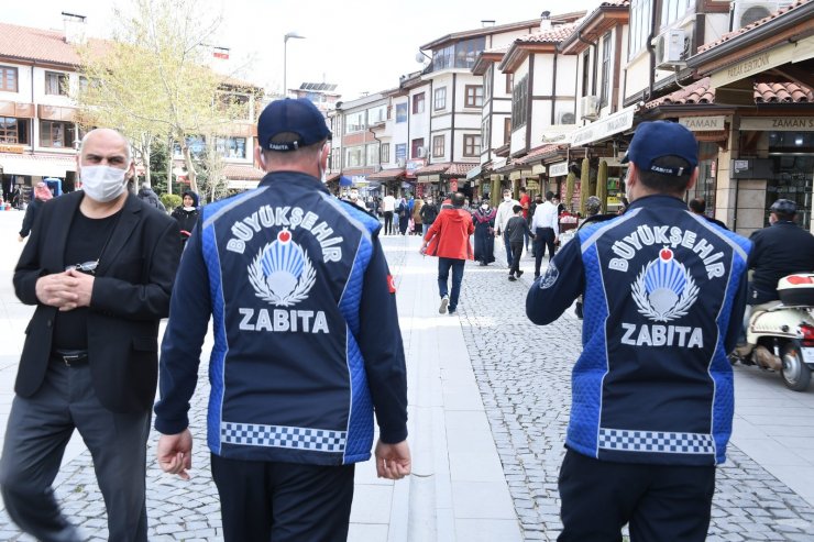 Konya Büyükşehir Zabıta Ramazan’da dilencilere göz açtırmıyor