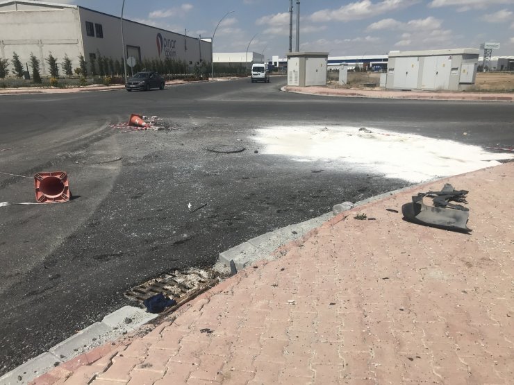 Konya’da çarpışan kamyonet ve minibüsün devrilme anı kamerada