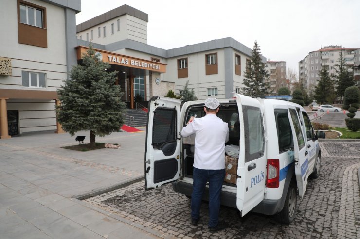 Görev başındaki polislerin iftar yemeği Talas Belediyesi’nden