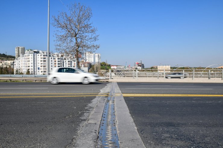 Köprülerde derz yenileme çalışmaları devam ediyor