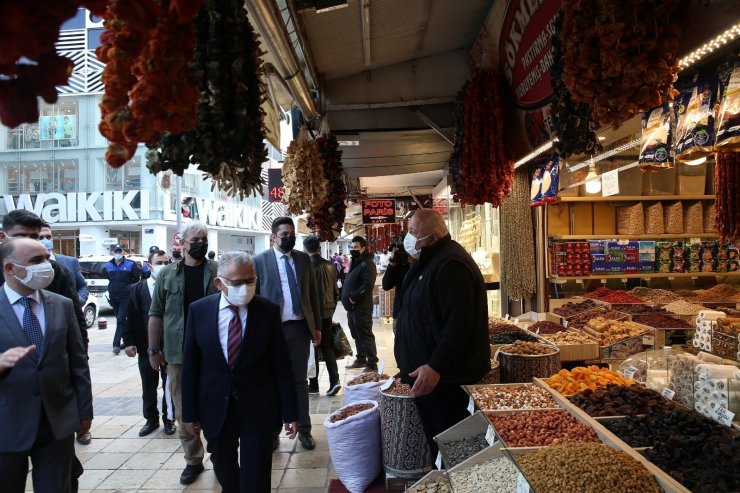 Vali Günaydın, "İftardaki birlikteliklerimizi bir süre erteleyelim"