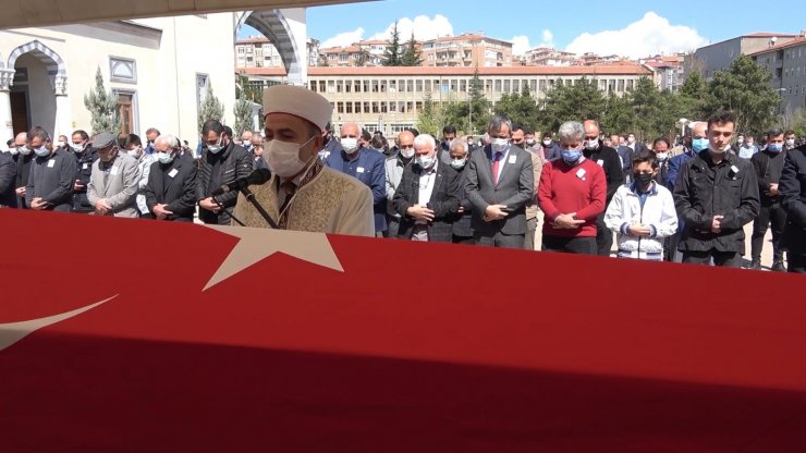 Trafik kazasında hayatını kaybeden polis memuru son yolculuğuna uğurlandı