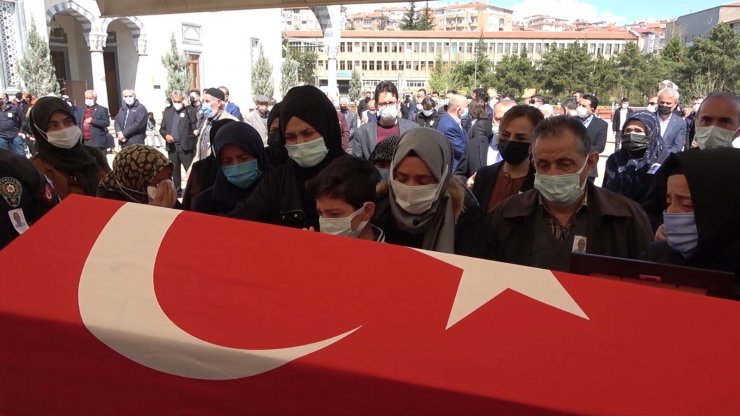 Trafik kazasında hayatını kaybeden polis memuru son yolculuğuna uğurlandı