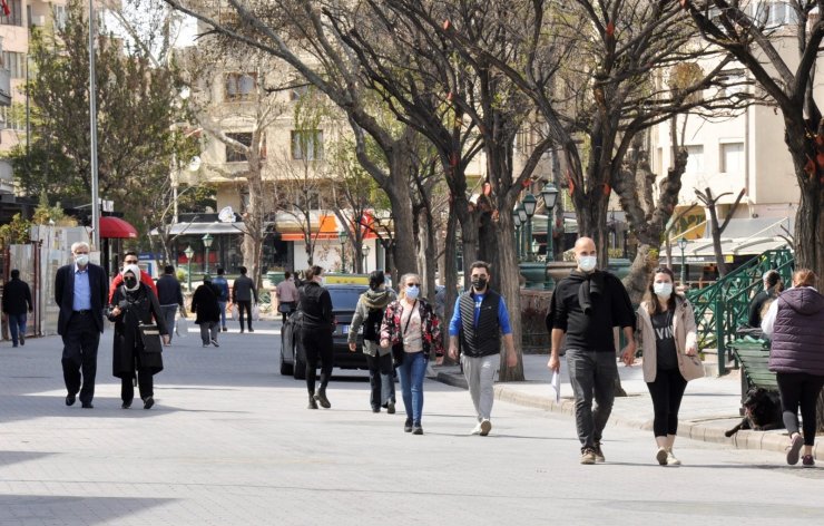 23 Nisan’da kısıtlamalara pek uyulmadı