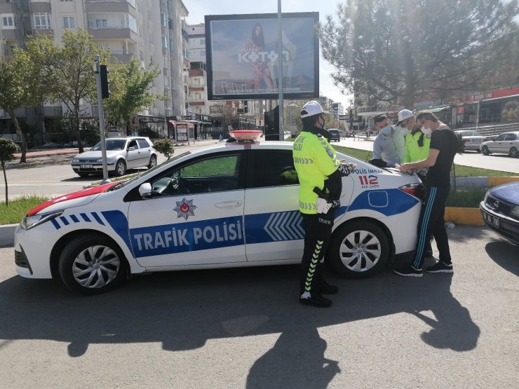 Kısıtlamayı deldi, ceza yedi, polise “Vicdansızlık” dedi