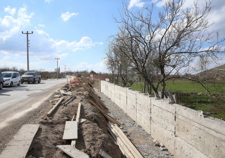 Başkan Büyükkılıç Hacılar, Hisarcık, Develi ve Erciyes’i ilgilendiren yol çalışmasını denetledi