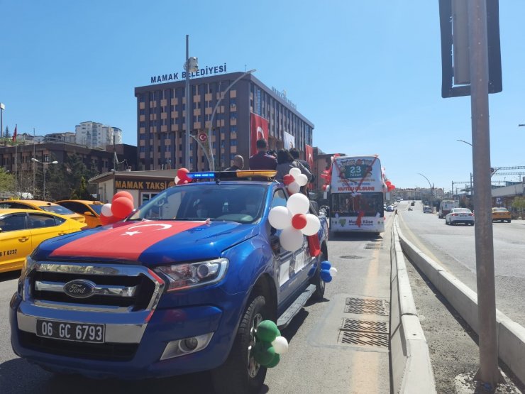 Mamak’ta 23 Nisan kutlamaları çocukların ayağına geldi