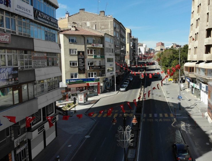 Nevşehir’de caddeler Türk bayraklarıyla donatıldı