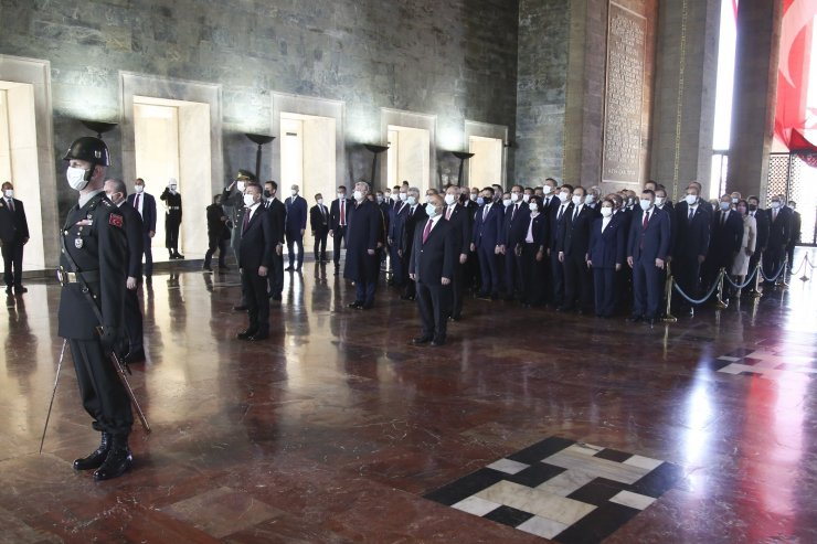 Devlet erkanından Anıtkabir’e ziyaret