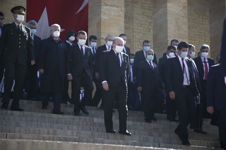 Devlet erkanından Anıtkabir’e ziyaret