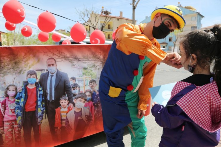 Niğde sokaklarında 23 Nisan coşkusu