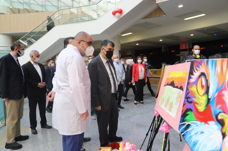 Ankara Şehir Hastanesinde tedavi gören çocuklara 23 Nisan sürprizi