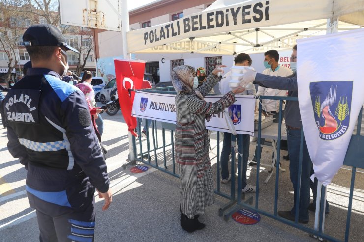 Polatli Belediyesi Gönül Sofraları ile mahallelerde vatandaşlarla buluşmaya devam ediyor