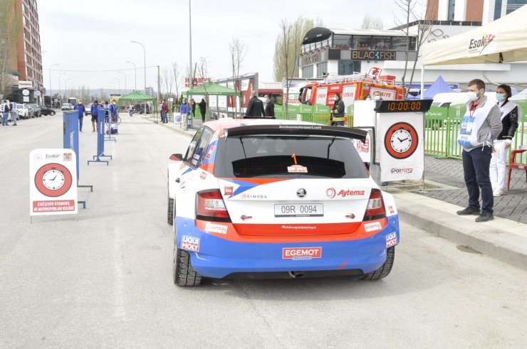 "Evofone ESOK Rallisi" için araçlar servis alanından çıktı