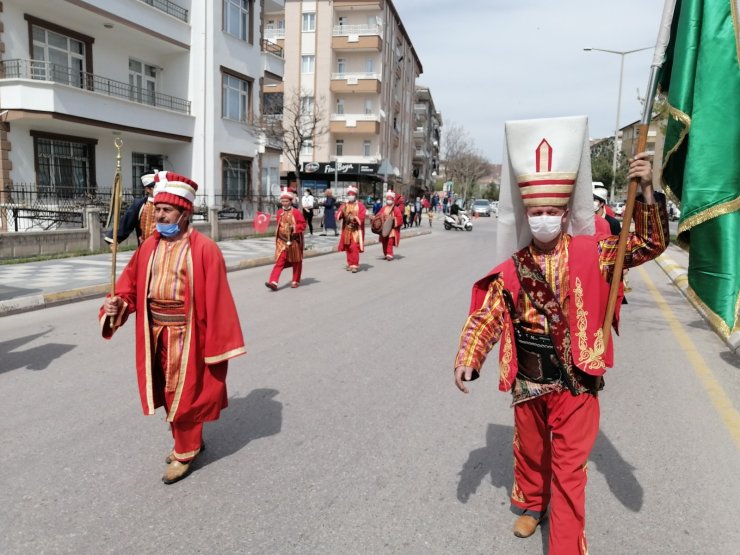 Aksaray’da vatandaşlara atlı kortej ve mehter takımı ile moral konseri