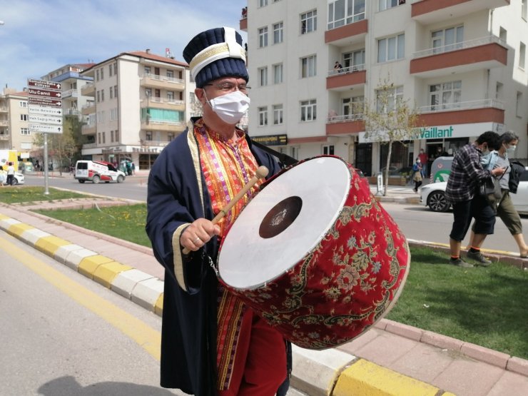 Aksaray’da vatandaşlara atlı kortej ve mehter takımı ile moral konseri