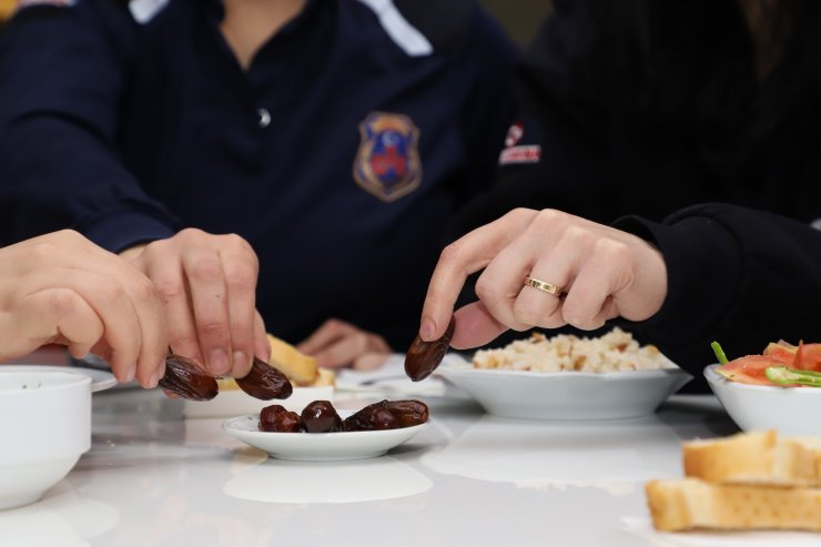 Ramazan ayının manevi coşkusu ceza infaz kurumlarında da yaşanıyor