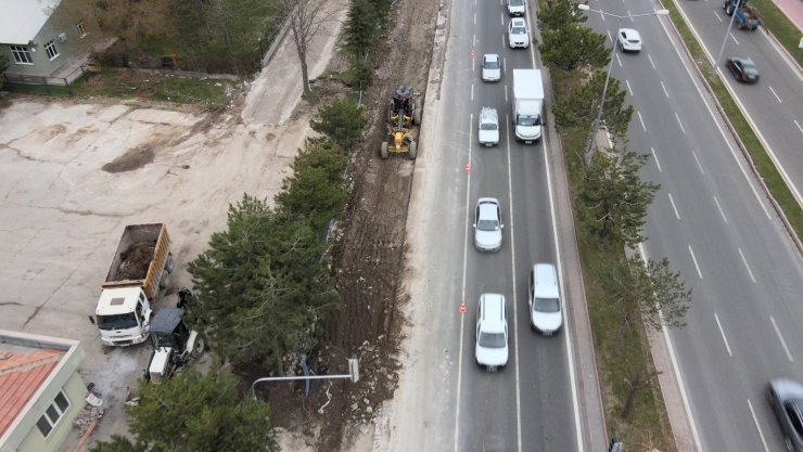 Büyükkılıç, "Talas Bulvarı’na 1 şerit yol daha ilave ediyor"