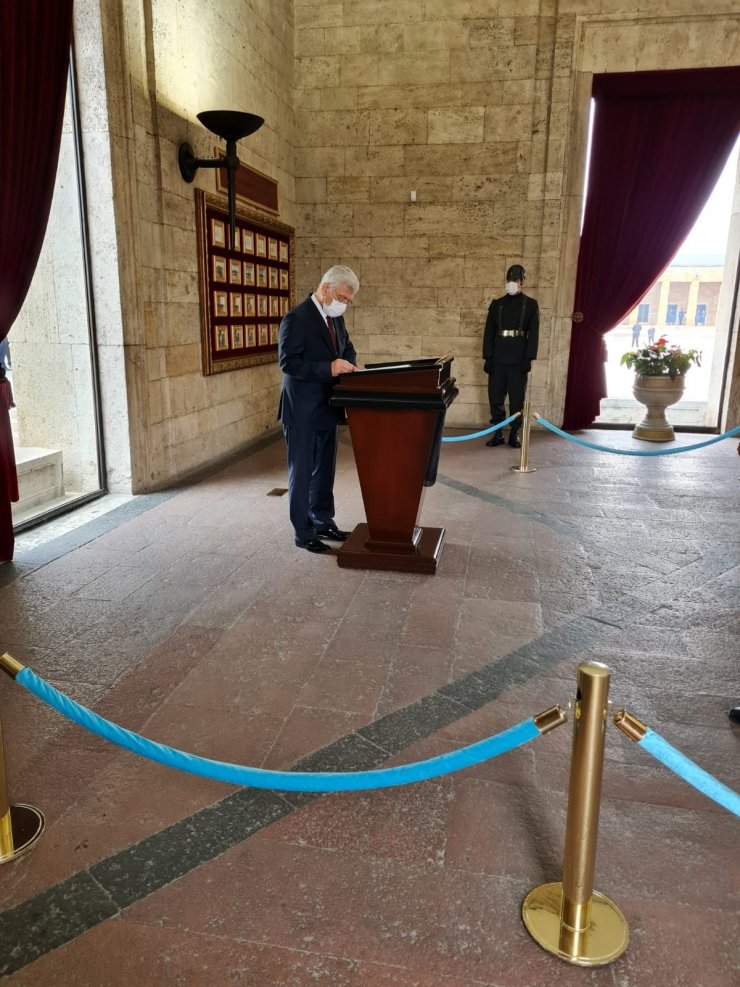 Türk Veteriner Hekimleri Birliği’nden Anıtkabir’e ziyaret