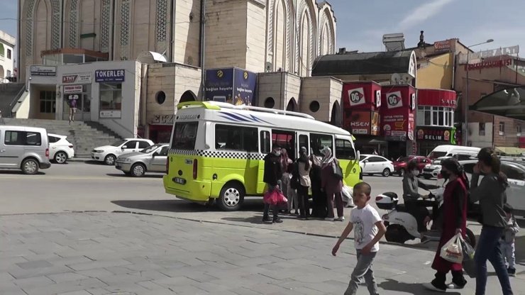 Başkan Güllü: "Minibüsçü esnafı olarak yolcu sayısının yarı yarıya düşmesi ile zor durumdayız"