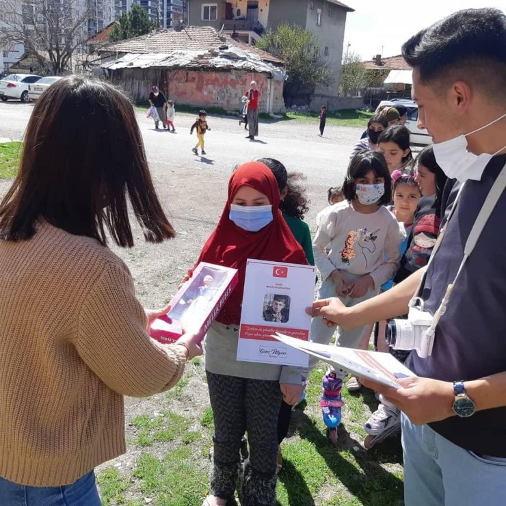 Genç Ülgen Topluluğu’ndan çocuklara oyuncak