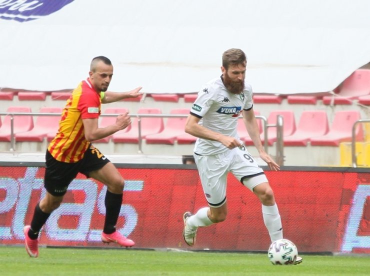 Süper Lig: Hes Kablo Kayserispor: 3 - YbDenizlispor: 1 (İlk yarı)