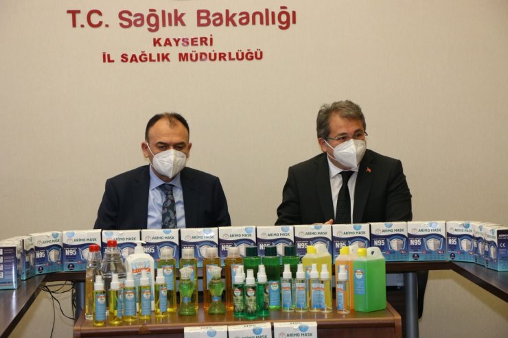 Öğrencilerden Sağlık Müdürlüğü’ne 20 bin N95 maske