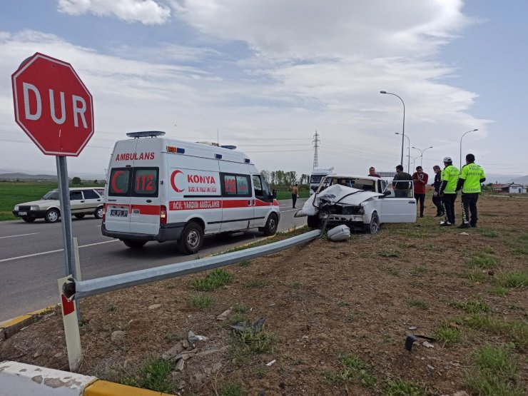 Konya’da otomobil refüje çıktı: 1 yaralı