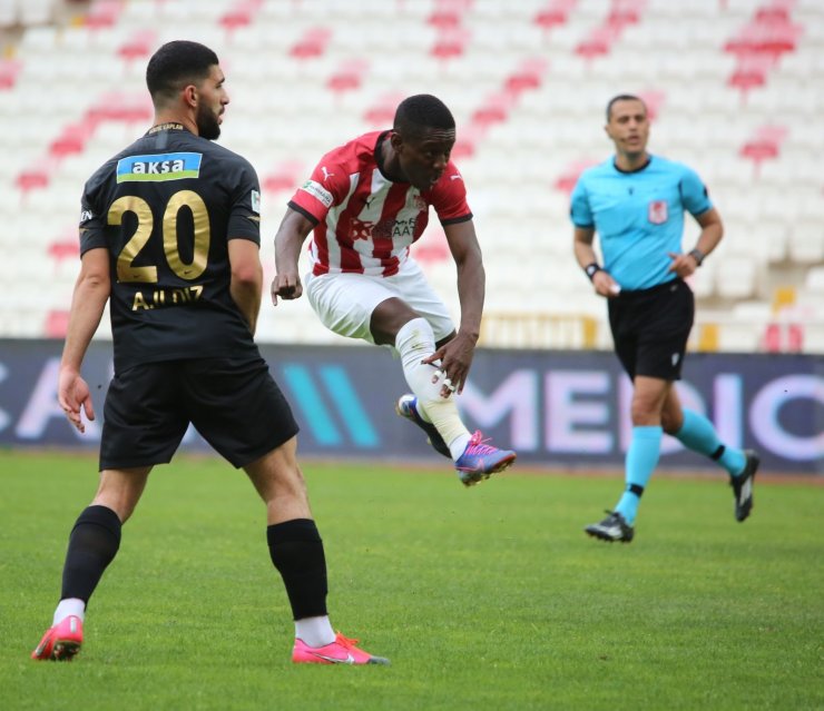 Süper Lig: D.G. Sivasspor: 0 - H.Y. Malatyaspor: 0 (İlk yarı)