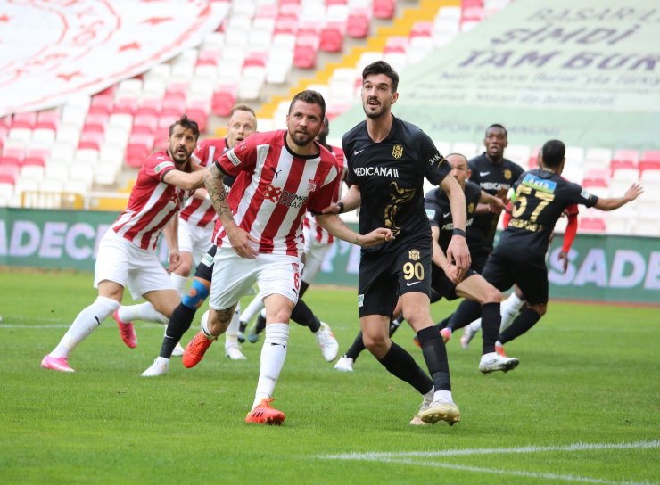 Süper Lig: D.G. Sivasspor: 0 - H.Y. Malatyaspor: 0 (İlk yarı)