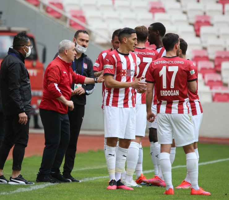 Süper Lig: D.G. Sivasspor: 0 - H.Y. Malatyaspor: 0 (İlk yarı)