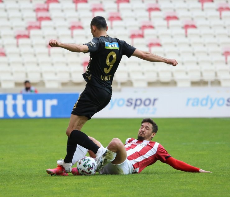 Süper Lig: D.G. Sivasspor: 0 - H.Y. Malatyaspor: 0 (İlk yarı)