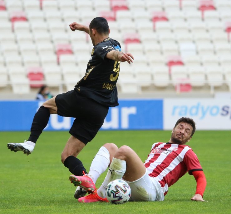 Süper Lig: D.G. Sivasspor: 0 - H.Y. Malatyaspor: 0 (İlk yarı)