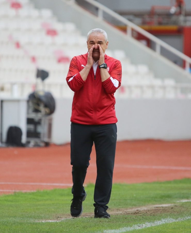 Süper Lig: D.G. Sivasspor: 0 - H.Y. Malatyaspor: 0 (İlk yarı)