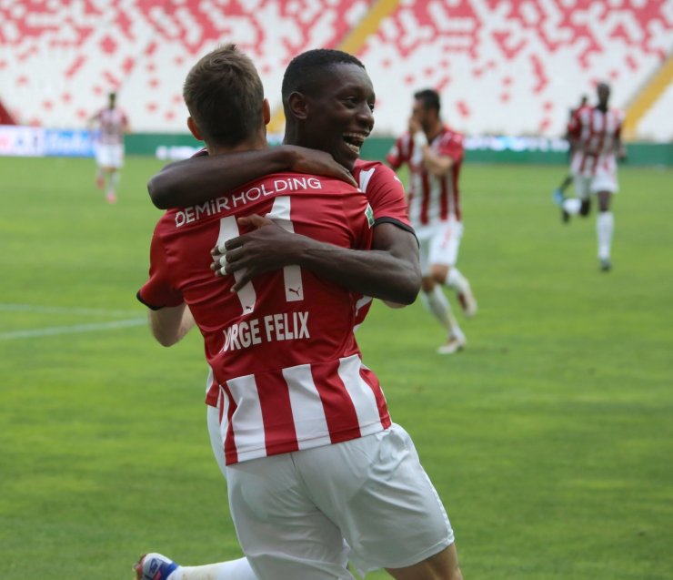 Süper Lig: DG Sivasspor: 1 - Yeni Malatyaspor: 0 (Maç sonucu)