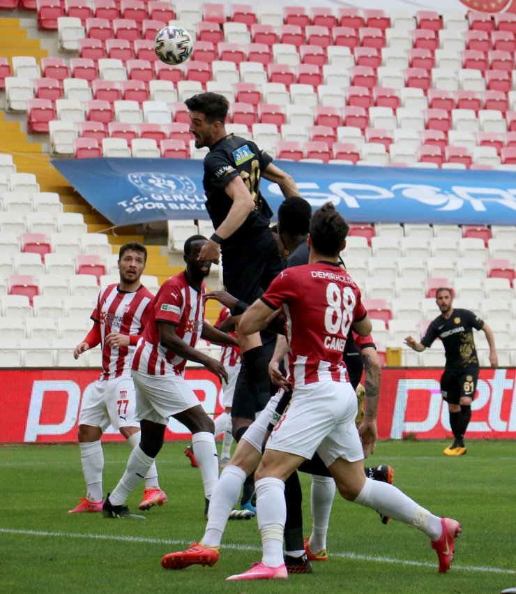 Süper Lig: DG Sivasspor: 1 - Yeni Malatyaspor: 0 (Maç sonucu)