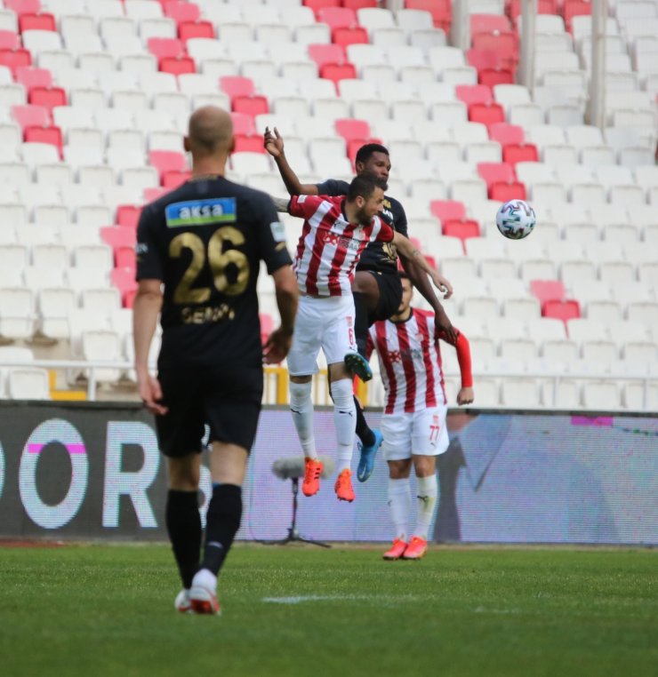 Süper Lig: DG Sivasspor: 1 - Yeni Malatyaspor: 0 (Maç sonucu)