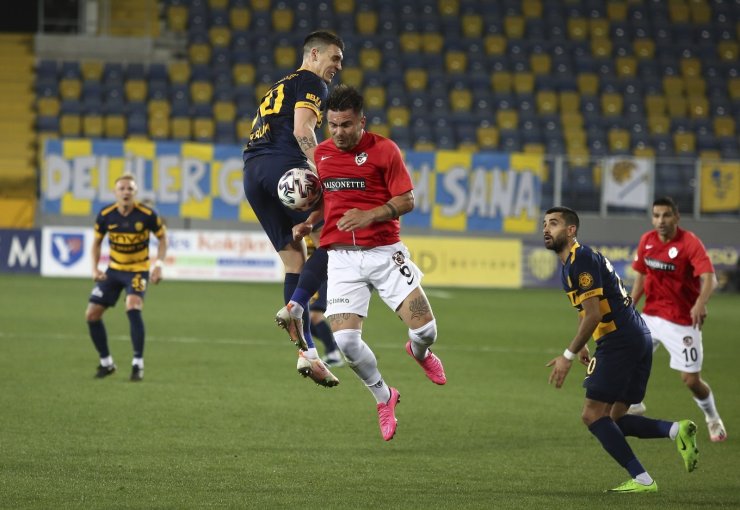 Süper Lig: MKE Ankaragücü: 0 - Gaziantep FK: 0 (İlk yarı)