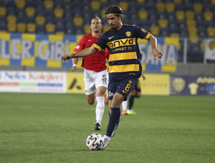 Süper Lig: MKE Ankaragücü: 0 - Gaziantep FK: 0 (İlk yarı)