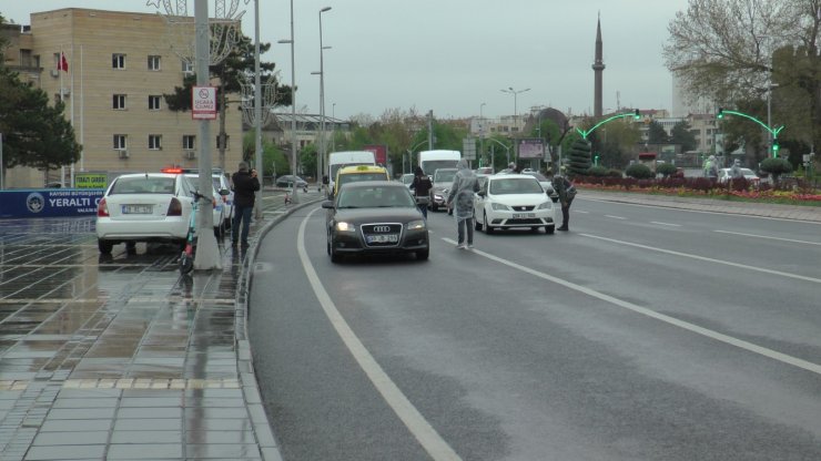 Kayseri’de tam kapanma denetimleri sürüyor