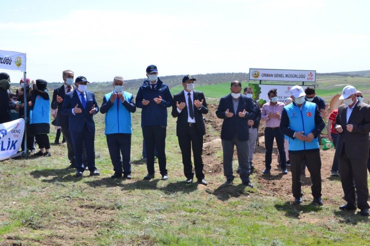 Eskişehir’de 10 bin “iyilik fidanı” toprakla buluştu