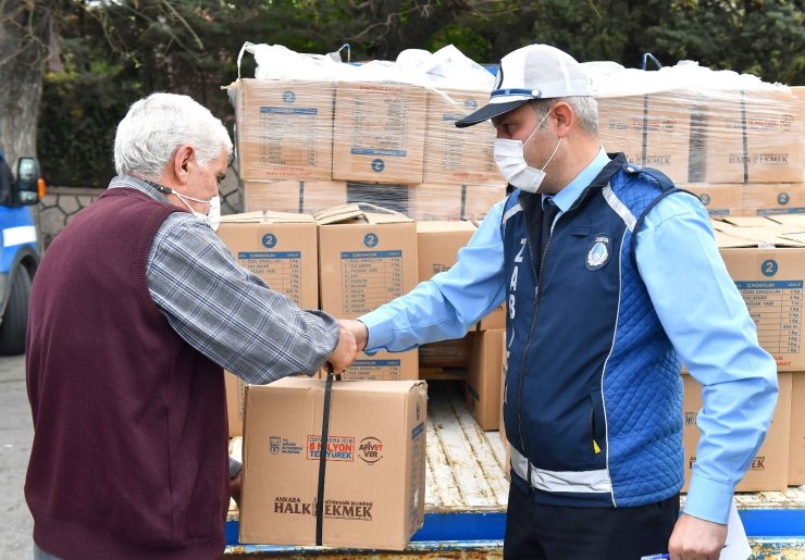 Ankara’da, salgın sürecinde iş kaybına uğrayan minibüsçülere destek